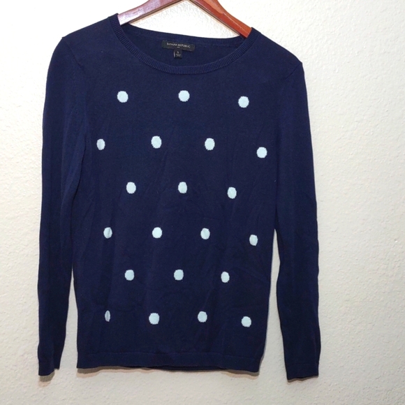 SLIGHTLY USED BANANA REPUBLIC LIGHTWEIGHT SWEATER NAVY AND WHITE POLKA DOT - Picture 1 of 6